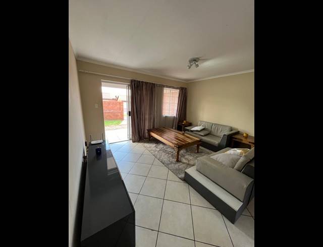 3 BEDROOM TOWNHOUSE FOR SALE IN MONAVONI